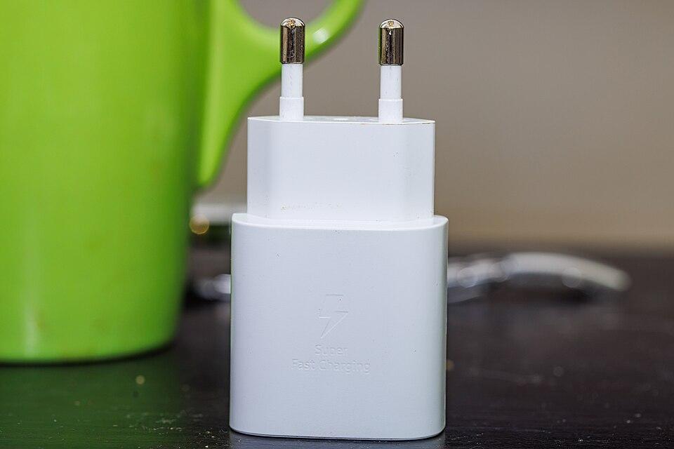 Samsung 25W Travel Adapter